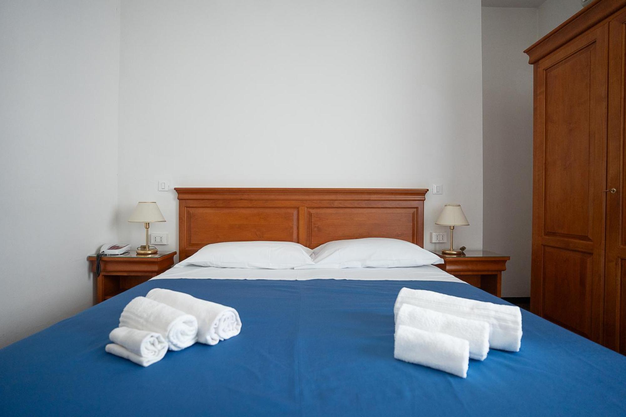 Hotel Napoleon ポントレーモリ エクステリア 写真